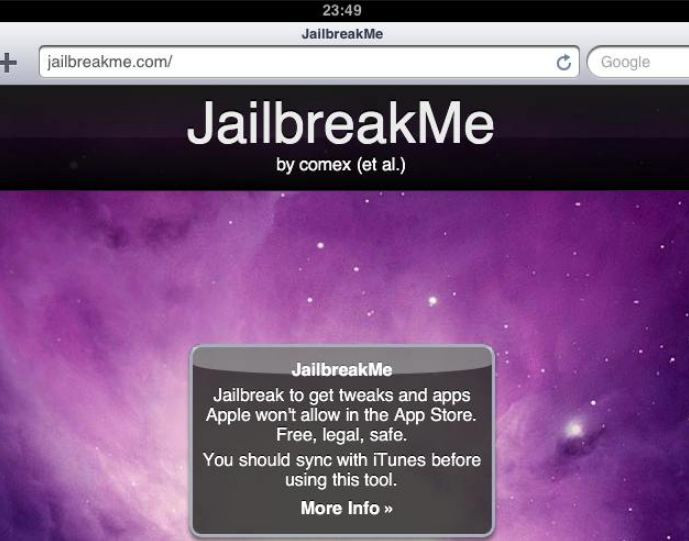Năm 2010, một hacker biệt danh Comex phát hành JailbreakMe 2, cho phép người dùng iPhone và iPad khi truy cập vào website JailbreakMe.com và jailbreak thiết bị của mình 1 cách dễ dàng chỉ trong vài giây. Đây là thủ thuật khai thác lỗ hổng nghiêm trọng trong iOS mà Apple không bao giờ muốn nhớ lại và Apple ngay lập tức tung bản vá lỗi 10 ngày sau khi JailbreakMe xuất hiện.