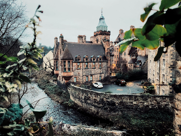 Snapseed - Ứng dụng chỉnh sửa ảnh của Google là một trong những app được tải về nhiều nhất hiện nay, đặc biệt đối với dân mê chụp ảnh, du lịch. Hiện tại Snapseed hoàn toàn miễn phí trên Appstore và Google Play.