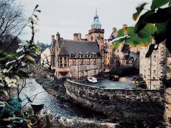 Snapseed - Ứng dụng chỉnh sửa ảnh của Google là một trong những app được tải về nhiều nhất hiện nay, đặc biệt đối với dân mê chụp ảnh, du lịch. Hiện tại Snapseed hoàn toàn miễn phí trên Appstore và Google Play.