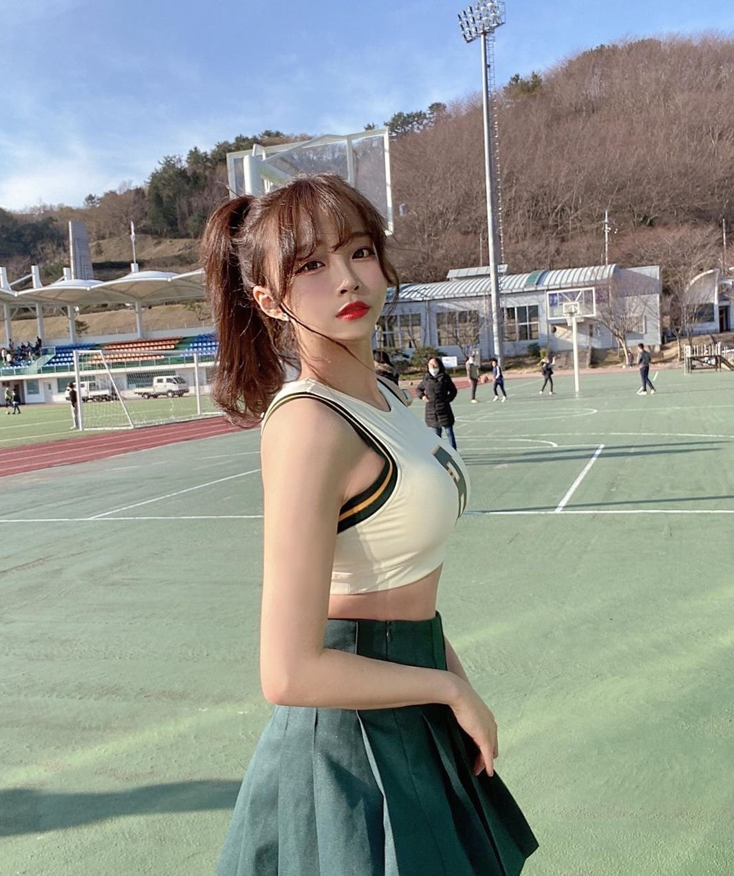 Được biết, cô nàng vốn theo đuổi phong cách vui tươi, nhí nhảnh khi mới khởi nghiệp nhưng rồi theo thời gian, Coco cũng đã dần dần thay đổi để chiều lòng các fan cũng như chứng minh sự trưởng thành của mình.