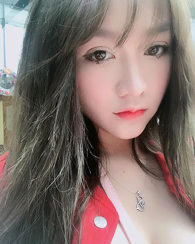 Người đẹp thường xuyên “đốt mắt” fan bằng những hình ảnh cosplay vô cùng dễ thương, nóng bỏng.