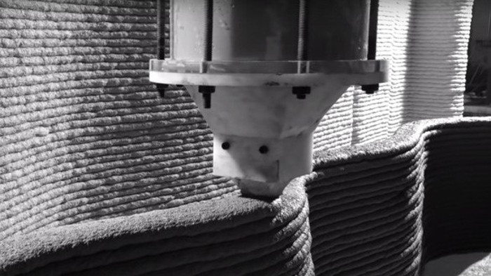 Từng khối bê-tông của cây cầu đang được in để lắp ghép