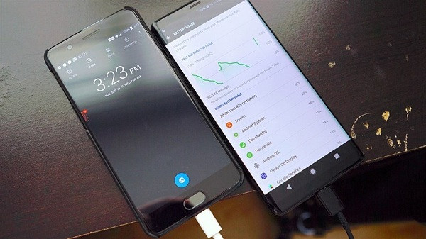  Luôn sạc đầy pin: Sẽ thật bất tiện nếu bạn sắp ghi lại được bức hình đẹp thì điện thoại lại hết pin. Việc sử dụng chế độ chụp ảnh 4K thường tiêu tốn pin khá nhiều, lưu ý sạc đầy pin cho smartphone trước khi sử dụng.