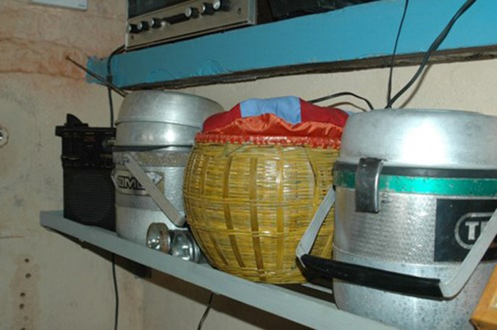 Phích đá TMT (Temet) Liên Xô khá nặng và rất bền. Vỏ và ruột đều làm bằng hợp kim, giữa là lớp chân không cách nhiệt rất tốt. Nó được dùng khi tủ lạnh vẫn còn là đồ xa xỉ với phần lớn người Việt.