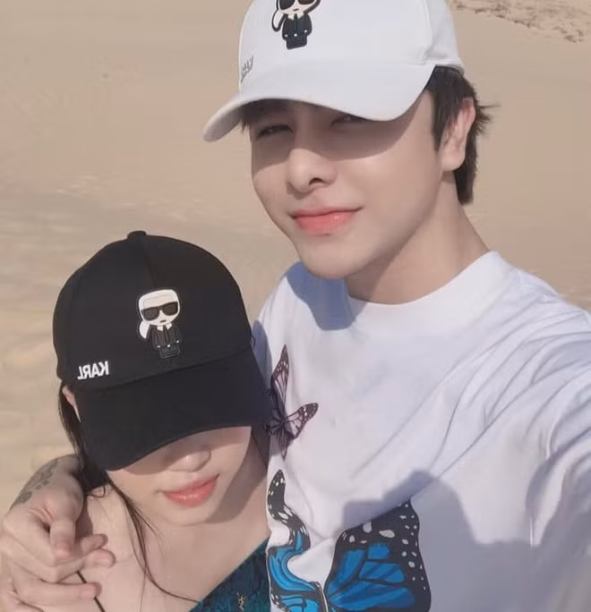 Mới đây, cả hai có chuyến đi du lịch cùng nhau. Tại trang cá nhân, Zeros và Lai Lai đều không ngại đăng những bức ảnh tình tứ và dành cho nhau lời ngọt ngào.