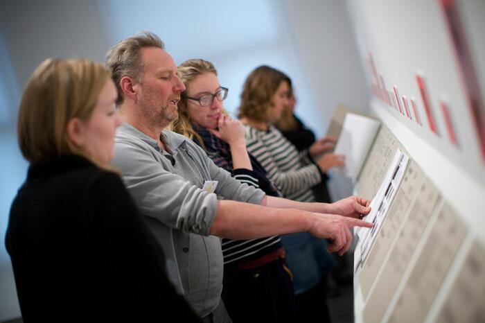 Giám đốc cấp cao: Lương: 324.412 USD/năm. Đây là người lãnh đạo một bộ phận, yêu cầu nhiều năm kinh nghiệm quản lý.