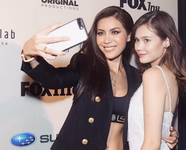 Có vẻ như nàng siêu mẫu sinh năm 1991 khá chuộng các món đồ công nghệ của Apple. BST điện thoại của Minh Tú từng bao gồm cả một chiếc iPhone phiên bản Plus.