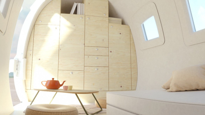 Bên trong, không gian nội thất của Space được tối giản hóa có chủ ý và cũng có thể được điều chỉnh theo các mục đích sử dụng khác nhau. Phiên bản cơ bản chỉ bao gồm sàn gỗ và tủ tường bằng gỗ dán, và người mua có thể chọn cách hoàn thiện.