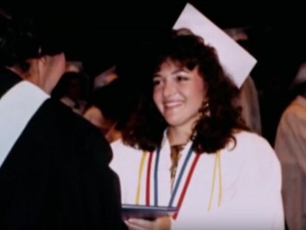 CEO Facebook Sheryl Sandberg tốt nghiệp top đầu ngành kinh tế, hoàn thành bằng MBA tại Harvard. Ở độ tuổi đôi mươi, tỷ phú công nghệ này đã từng làm việc tại World Bank, trở thành Bộ trưởng Ngân khố Hoa Kỳ,...