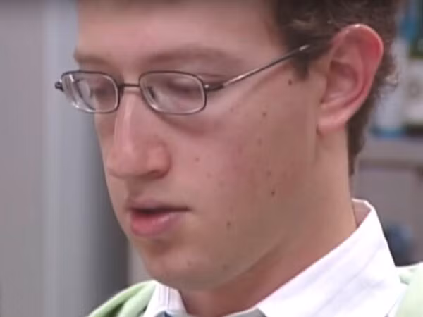 Mark từng chia sẻ trên Facebook cá nhân của mình: "Tuy nhiên chúng tôi cho rằng đây chỉ là điểm khởi đầu trên mục tiêu kết nối mọi người”.