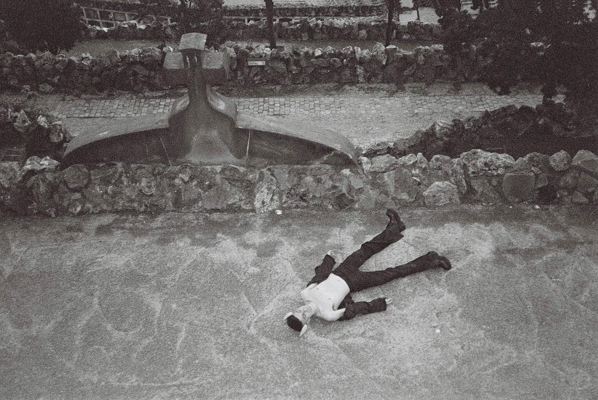 Manel De Aguas tự mô tả mình như một “propioespecie”, hay giống loài của chính anh. Đây là cách chàng trai 24 tuổi phản ứng với chủ nghĩa nhân văn của xã hội ngày nay - vốn đặt con người lên cấp cao nhất của một hệ thống phân cấp sai lệch về loài.