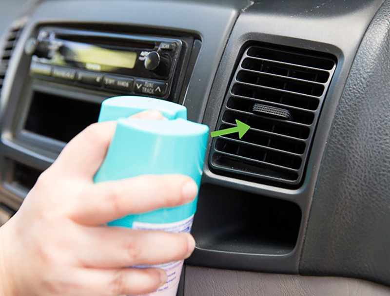 Khử khuẩn cửa ra điều hoà, quạt gió là rất cần thiết bởi đây là "cửa sổ" của xe với môi trường bên ngoài.