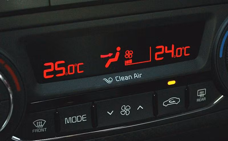 Đặc biệt, điều hoà trong xe ô tô luôn để nhiệt độ tối thiểu 25 độ C
