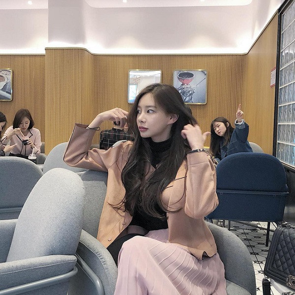 Dahee khoe ngoại hình khác biệt hoàn toàn và cuộc sống thoải mái trên trang cá nhân.