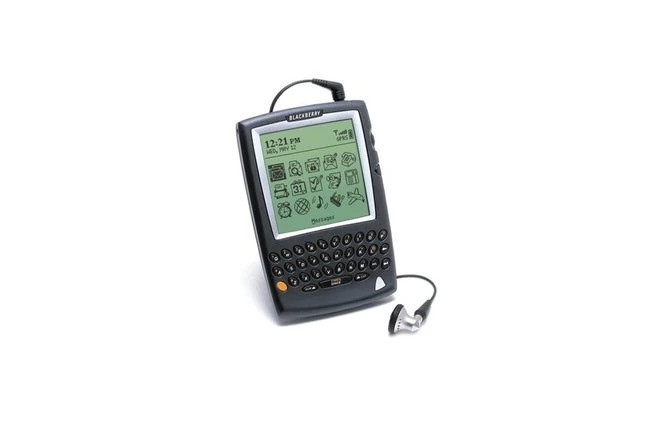 BlackBerry 5810 là một trong những thiết bị đầu tiên chạy trên nền Java, được tích hợp chức năng gọi điện thoại nhưng phải cắm thêm tai nghe. Nó ra mắt năm 2002, hướng đến doanh nghiệp thay vì người tiêu dùng.