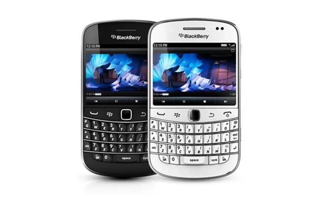 BlackBerry Bold Touch ra mắt vào mùa hè năm 2011. Nó có trackpad quang học, bàn phím QWERTY đầy đủ và màn hình cảm ứng. Máy còn được tích hợp NFC, camera 5-megapixel, và ở thời điểm ra mắt, nó là chiếc BlackBerry mỏng nhất từng được sản xuất.