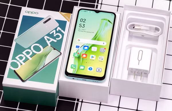 Smartphone mới nhất của Oppo - phiên bản A31 có thiết kế gọn nhẹ, phù hợp với xu hướng năng động của giới trẻ với màn hình vô cực giọt nước sành điệu và màu sắc đậm tính thời trang.