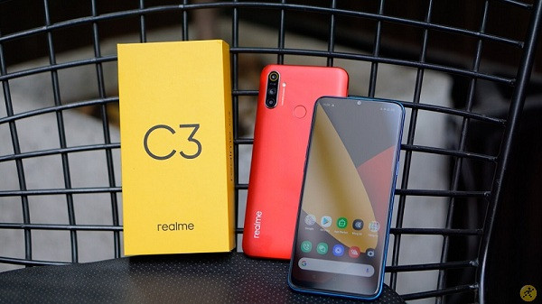 Thiết kế của hệ điều hành Realme UI 1.0 trên Realme C3 có màu sắc trẻ trung và năng động. Đặc biệt Realme UI được trang bị chế độ lái xe, tùy chọn chế độ màn hình, nghe nhạc đôi, nghe nhạc nhóm, trợ lý trò chơi, tối đa bảo mật,...đem lại cho người dùng trải nghiệm tiện lợi và an tâm trong quá trình sử dụng.