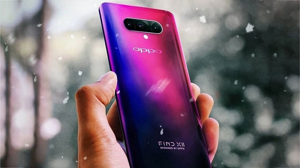 Oppo Find X2 sở hữu cụm 3 camera gồm camera 48 MP (IMX586), camera tele 13 MP và camera góc rộng 12 MP, phiên bản X2 Pro còn được trang bị cảm biến siêu rộng, cho chị em tha hồ sống ảo.