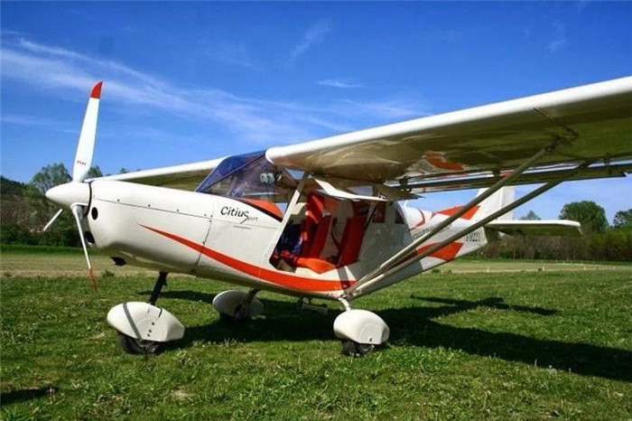 BRM (Bồ Đào Nha). Bồ Đào Nha khó có thể được gọi là một cường quốc hàng không và chỉ có một nhà sản xuất máy bay. BRM Aircraft Manufacturing là một nhà sản xuất máy bay Bồ Đào Nha có trụ sở tại Pero Pinheiro. Trong ảnh là chiếc BRM Cican, siêu nhỏ hai chỗ với cánh cao.