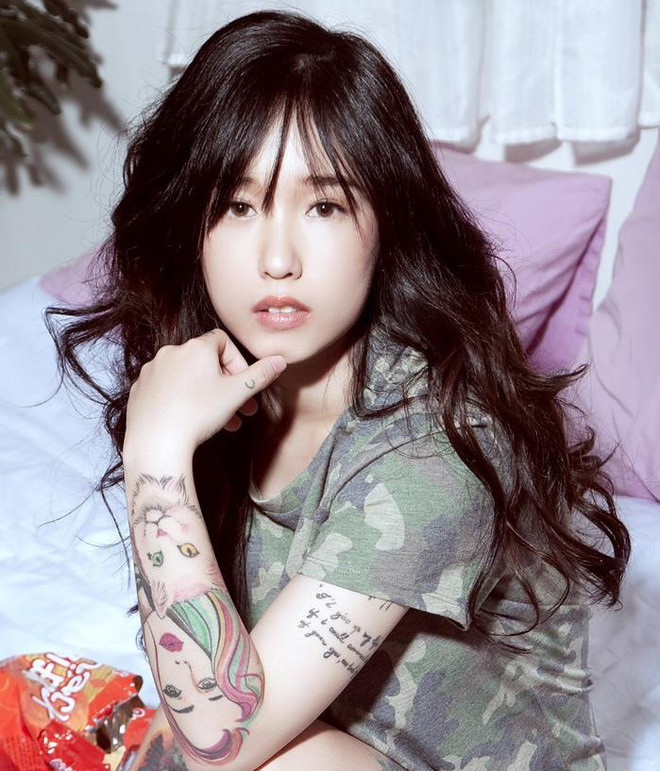 Có thể khẳng định, cô là một trong những nữ streamer có nhiều hình xăm nhất Việt Nam.