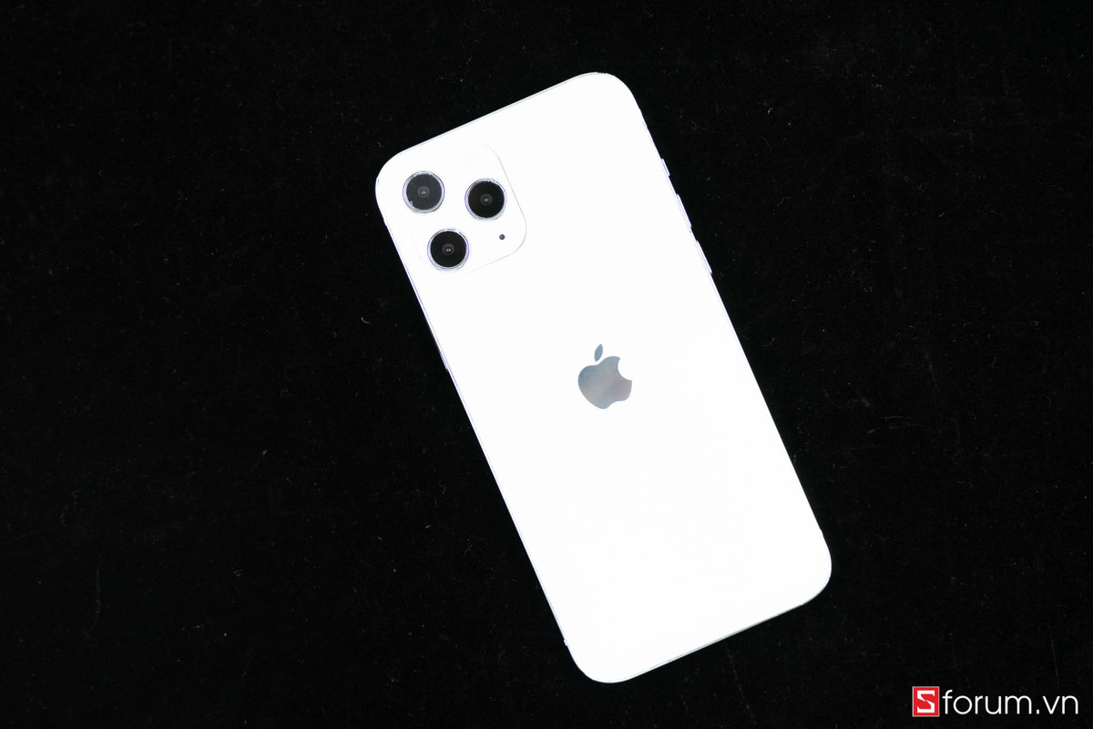 Dựa theo bộ bản dựng này thì iPhone 12 Pro và iPhone 12 Max/Plus sẽ có cùng kích thước là 6.1 inch, điều này cũng tương đồng với các tin đồn rò rỉ thời gian qua.