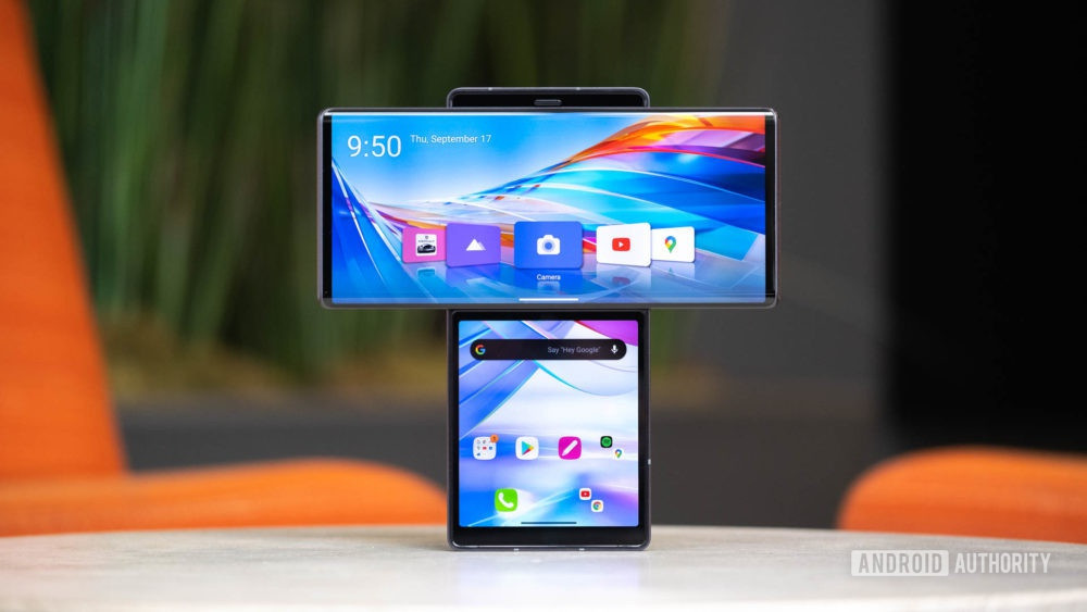 Người dùng có thể tuỳ biến với các app riêng biệt để chạy trên mỗi màn hình, hoặc một màn hình sẽ biến thành bàn phím nhập liệu cho ứng dụng đang chạy trên màn hình kia.