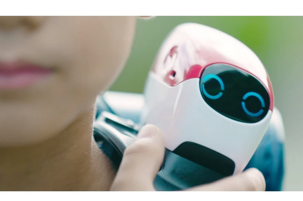 Theo đại diện của hãng Honda, thiết bị này được mô tả như một "robot tư vấn an toàn giao thông", người giám hộ kỹ thuật số nhỏ nhắn, dễ thương, có trang bị các cảm biến, dựa vào những giao tiếp đơn giản để giúp trẻ em nhận thức rõ hơn về các mối nguy hiểm tiềm ẩn khi tham gia giao thông.