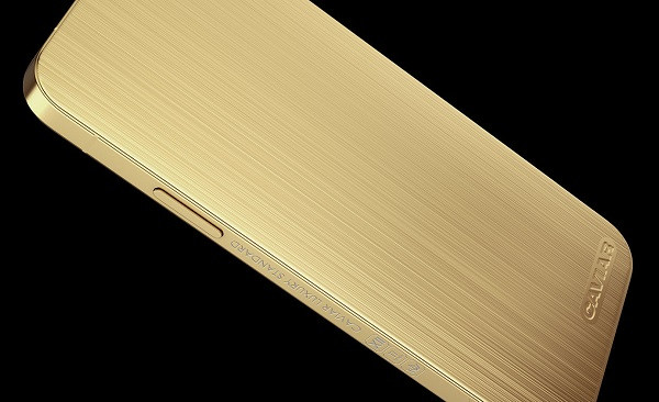 Không chỉ không có ống kính phía sau, phiên bản đặc biệt này còn được “vô hiệu hóa” ống kính phía trước nhưng tính năng Face ID không bị ảnh hưởng nhờ sử dụng camera hồng ngoại TrueDepth.