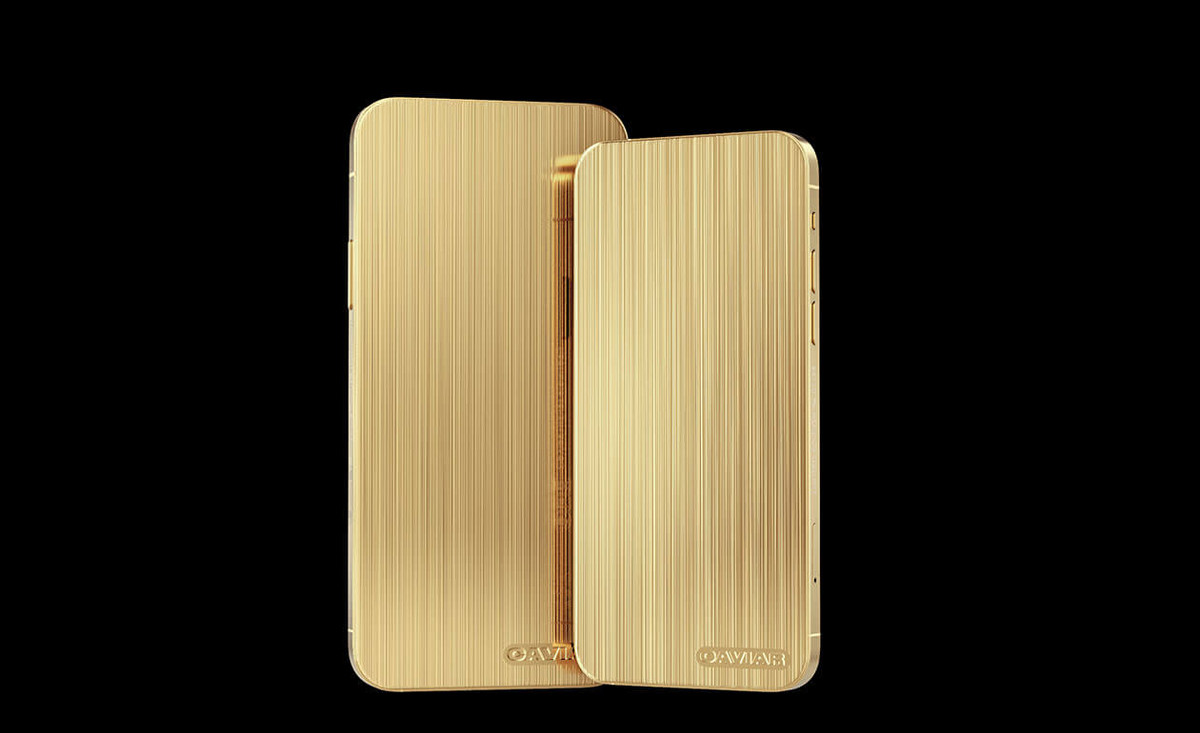 Đặc biệt, mỗi phiên bản này sẽ chỉ có 99 chiếc được bán ra. Khi tới tay khách hàng, máy được đặt trong một chiếc hộp đặc biệt bằng da, trông sang trọng và đẳng cấp hơn.