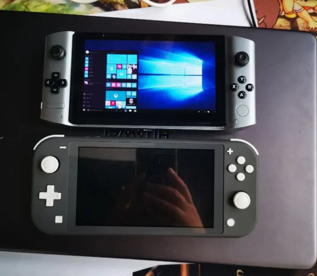 Sẽ có 2 phiên bản được bán ra, một bản dùng Intel Core i5-1135G7 với GPU Intel Xe, trong khi bản còn lại được trang bị vi xử lý Intel Core i7-1165G7 và khách hàng cần bỏ thêm 100 USD để nâng cấp. Cả 2 phiên bản đều có 16GB DDR4 RAM và ổ SSD 1TB PCIe 3.0, có thể nâng cấp lên PCIe 4.0 cho tốc độ nhanh hơn.