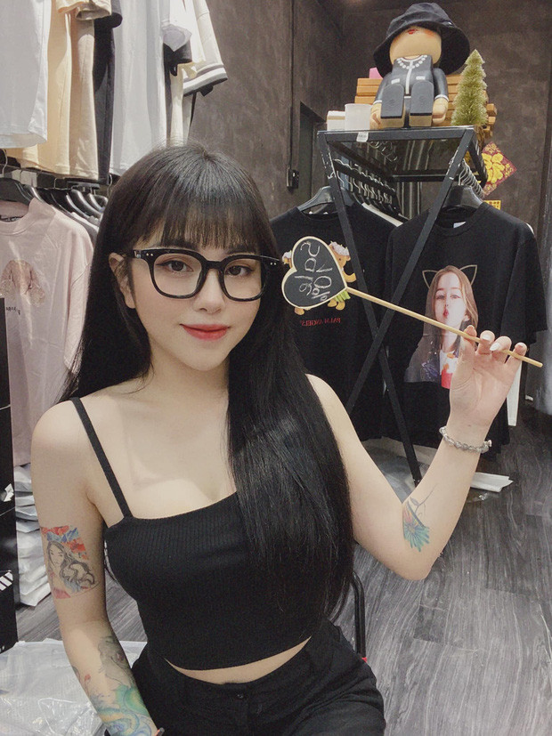 Ngoài Trang Mixi, nữ streamer Lai Lai cũng là bóng hồng có công việc kinh doanh thuận lợi, được biết Lai Lai hiện đang buôn bán quần áo.