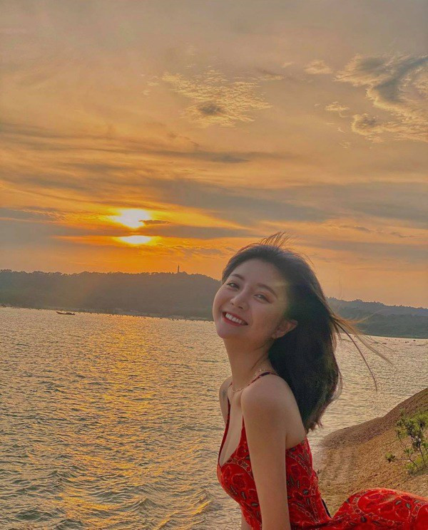 Trang Banana chia sẻ, vào khoảng thời đầu, cô liên tục cảm thấy bị áp lực, cảm thấy ngại máy quay nên không dám nói nhiều.