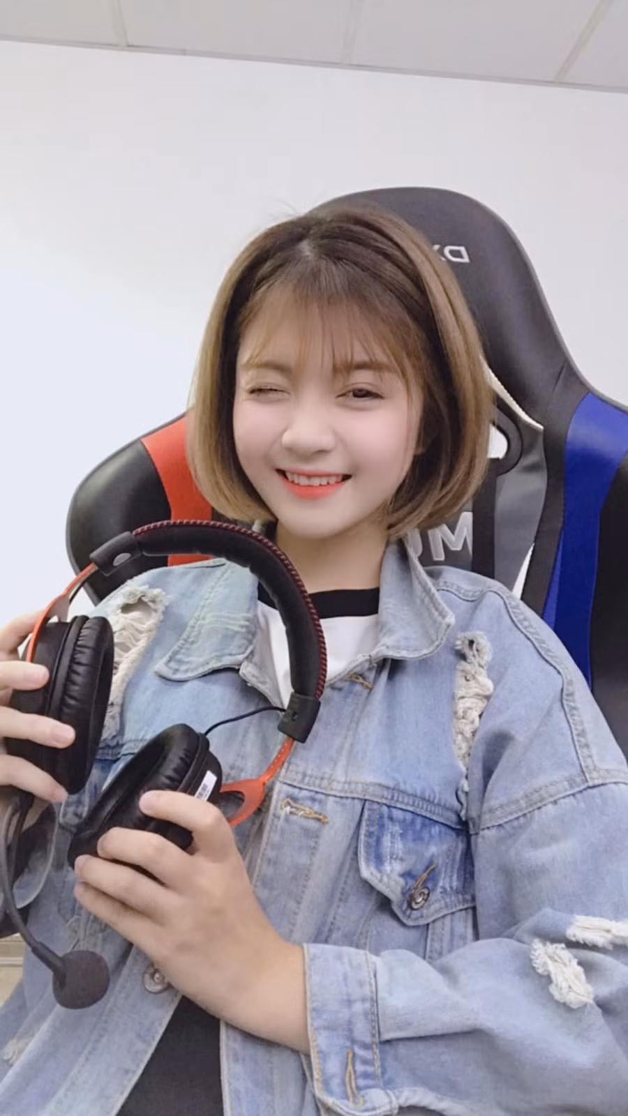 Ngoài công việc streamer, Kiều Trang còn là một nhân viên cộng tác tại một công ty trong lĩnh vực sản xuất game và truyền thông – giải trí.