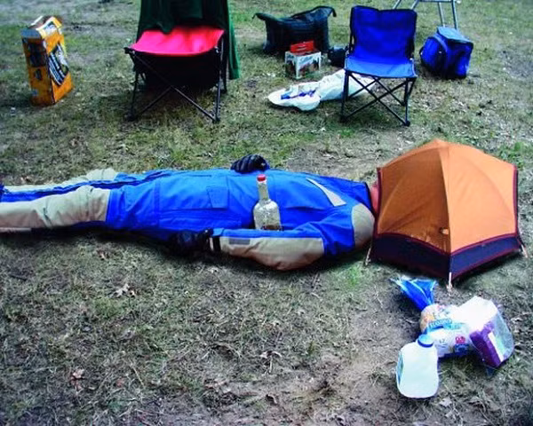 Chiếc lều mini này là giải pháp cho những ai không muốn bị làm phiền, tuy nhiên lại là một sản phẩm mang tính hài hước cực cao.