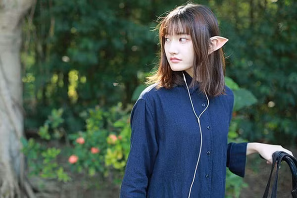 Tai nghe dành cho người ghét bị làm phiền: Sau khi đeo chiếc tai nghe kỳ quái này, trông bạn sẽ chẳng khác gì một con yêu tinh đi lạc đến xứ sở loài người, và đừng tỏ ra ngạc nhiên nếu vô tình bị mọi người xa lánh.