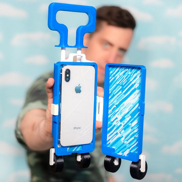 Chiếc mini bé nhất từng được sản xuất với công dụng duy nhất là đựng vừa một chiếc điện thoại.