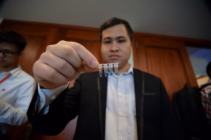 Mẫu vật sẽ cho kết quả theo thang chỉ thị màu để biết bệnh nhân đang âm tính hay dương tính với Covid-19.