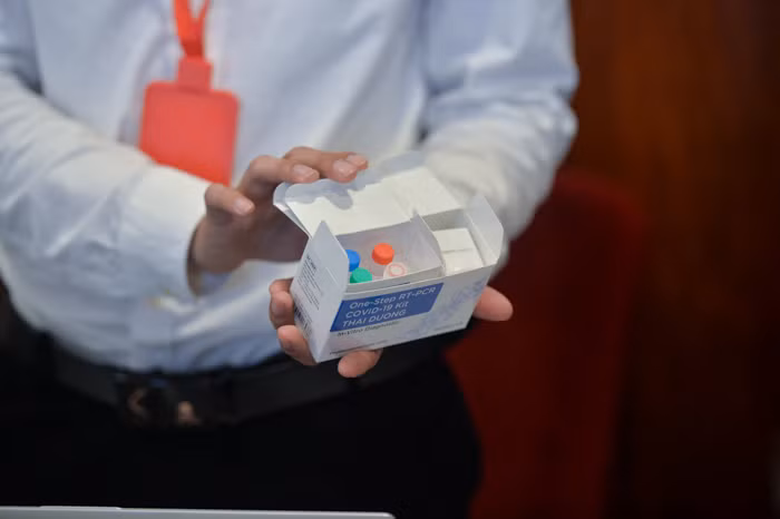 Hai bộ kit này mang tên One-step RT-PCR COVID-19 kit Thai Duong và RT-LAMP COVID-19 Kit Thai Duong, được kế thừa từ đề tài nghiên cứu của nhóm các nhà khoa học đến từ Đại học Bách khoa Hà Nội và Viện Kiểm định Quốc gia Vaccine và sinh phẩm y tế.