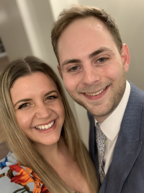 Liam và bạn gái Becky