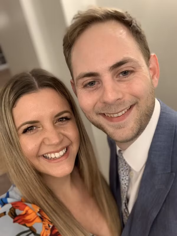 Liam và bạn gái Becky