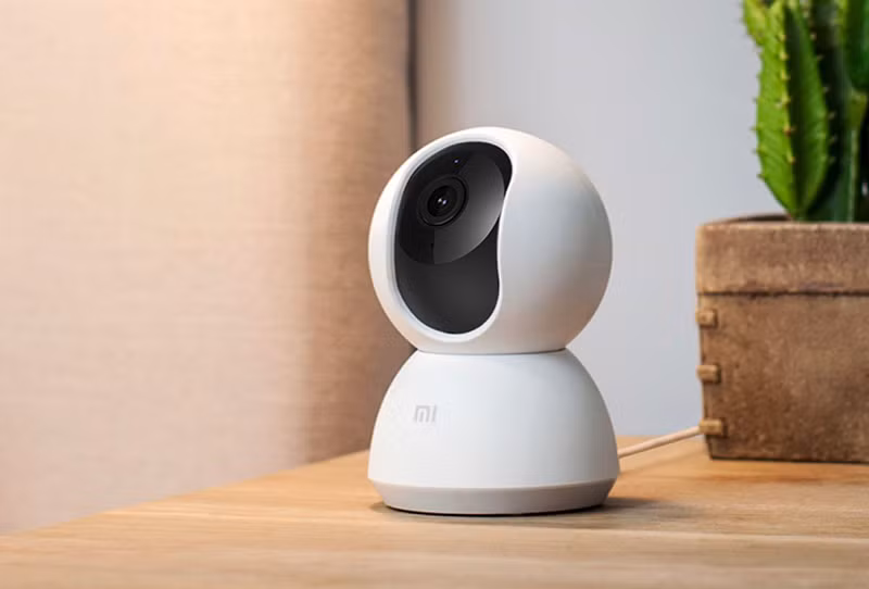 Xiaomi Mi Smart Camera PTZ và Xiaomi Mi Smart Camera PTZ pro là mẫu camera mới nhất Xiaomi ra mắt với ưu điểm nổi trội như: Với bản Xiaomi Mi Smart Camera PTZ, chất lượng quay video 2K, xoay 360 độ, hiện thị màu trong điều kiện thiếu sáng, tự nhận diện chuyển động, Dễ dàng kết nối, xem và điều chỉnh camera trên nhiều thiết bị khác nhau. Giá bản thường của camera này khoảng 660.000 đ.