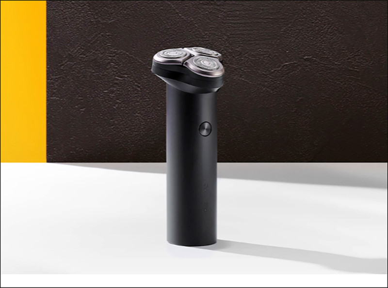 Xiaomi cũng ra mắt máy cạo râu điện MIJIA S300: Thiết kế 3 đầu cắt, kháng nước. Đây chỉ là phiên bản rút gọn của chiếc S500C đã ra mắt trước đây, tuy nhiên vẫn giữ lại các tính năng thiết yếu và đi kèm giá bán cực kì phải chăng, giá khoảng 330.000 đ.