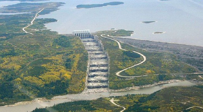 Đập Robert-Bourassa nằm ở Vịnh James, Quebec có công suất (5.616MW) và nằm trên đỉnh của trạm phát điện ngầm lớn nhất thế giới.