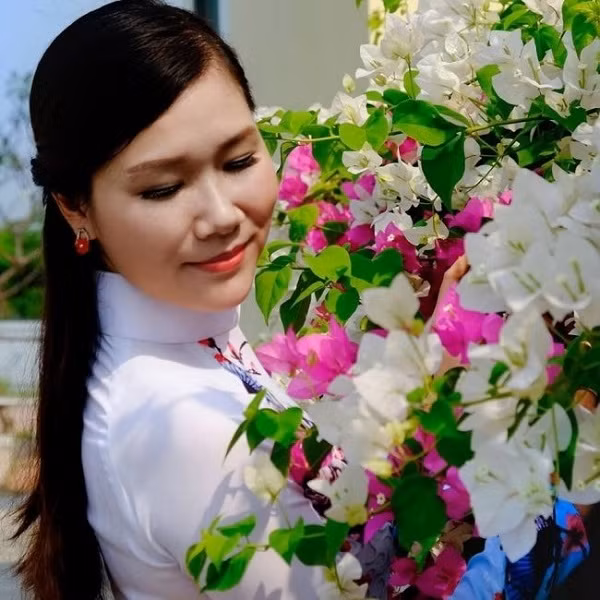 Dù đã là mẹ của hai nhóc tì vô cùng đáng yêu, nhan sắc của "chị Google" khiến nhiều cư dân mạng không khỏi ngưỡng mộ. Ảnh: FBNV