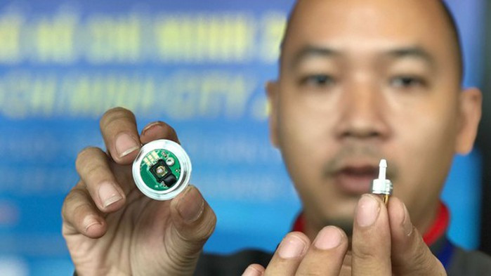 Boss Quảng khẳng định, Bkav AI View là một trong những dòng camera đầu tiên trên thế giới có khả năng tích hợp sẵn trí tuệ nhân tạo. Do đó việc triển khai sẽ trở nên đơn giản, không cần lắp đặt server AI, không tốn đường truyền.