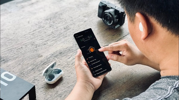 Sản phẩm này có nhiều đánh giá tốt về chất âm và thời lượng pin nhưng dường như không có thay đổi gì trong thiết kế.