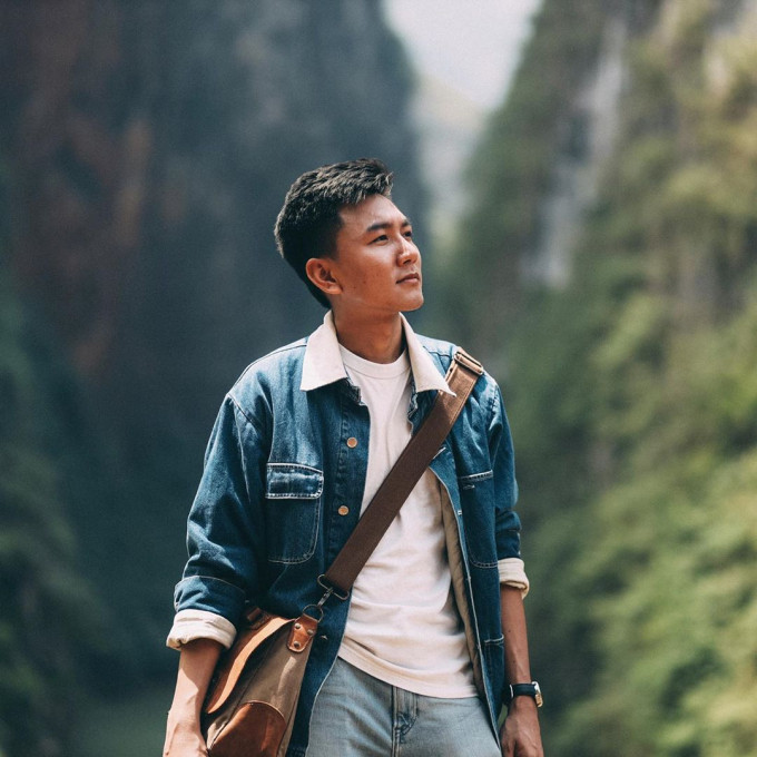 Không chỉ gây ấn tượng bởi gương mặt điển trai, hiền lành, chất phát, cùng nụ cười luôn nở trên môi, Khoai Lang Thang còn khiến nhiều người nhớ đến từ tính cách và những video du lịch thú vị, bổ ích. Ảnh: Tổng hợp Internet