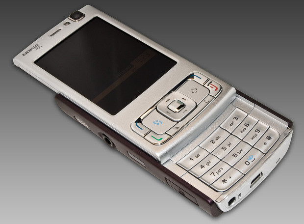 Nokia N95 là một trong những chiếc điện thoại có khả năng kết nối tốt và đa dạng nhất ở thời điểm ra mắt và được coi là đối thủ nặng kí nhất với iPhone 2G.