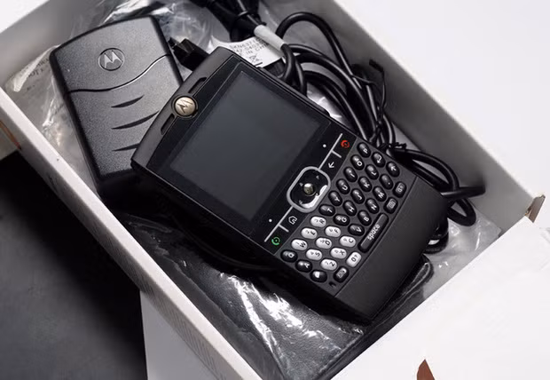 Ra mắt cùng năm với iPhone, Motorola Q (2007) là mẫu máy sử dụng hệ điều hành Windows Phone. Motorola Q được xem là điện thoại với bàn phím QWERTY đầu tiên chạm ngưỡng doanh số 1 triệu máy.